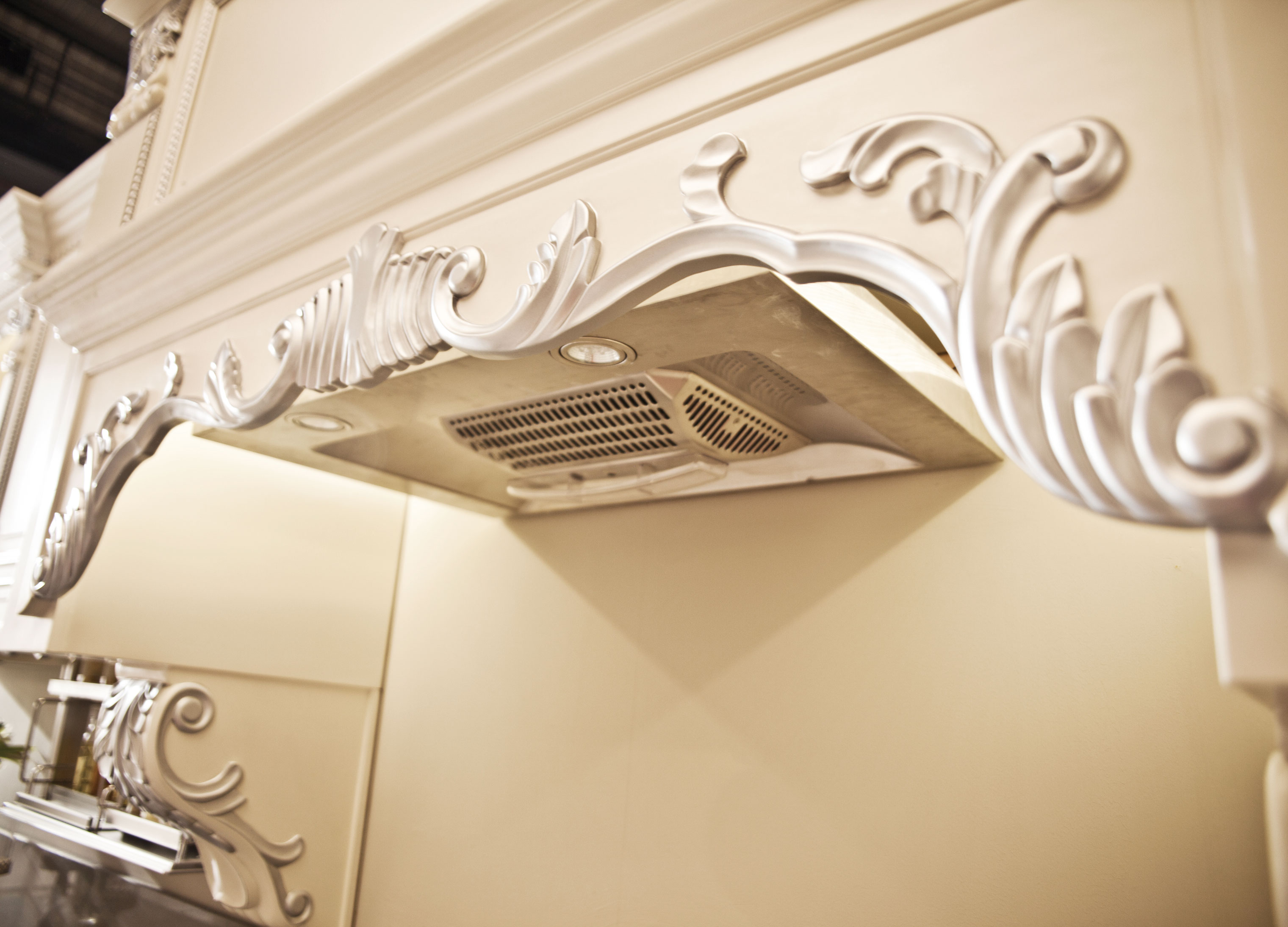 solid-wood-hood-kitchen-cabinet